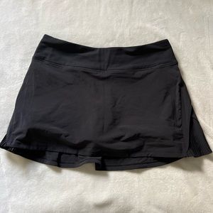 Lululemon skort- size 6- color black